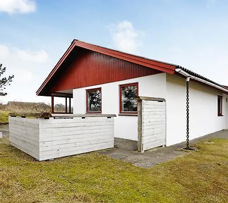 Two-bedroom Holiday In 4